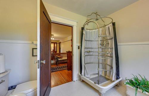 Historic Auburn House on 37 Acres with Private Lake! - Foto 28