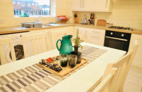 20% Monthly stays - 3 bedrooms @ Homevy Leeds - Foto 10