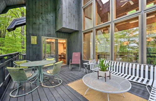 Luxe Plymouth Chalet with Indoor Pool and 3 Decks! - Foto 11