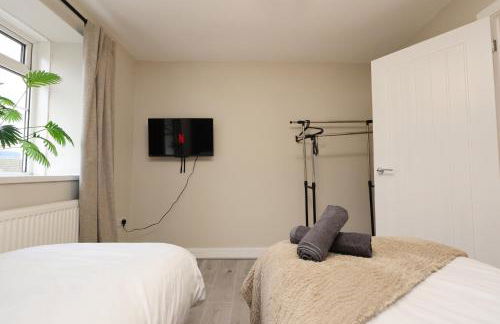 Perfect Booking 2 Bed Home in Merthyr Tydfil - Photo 20