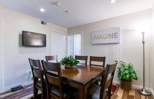 Modern 2BR Downtown San Jose Condo Walkable - Foto 24