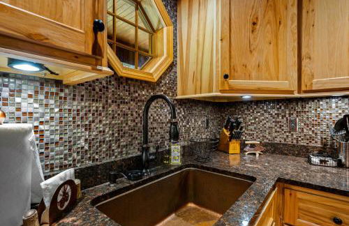 Dreamy Cabin & Outdoor Oasis! Mins to Nat'l Park! - Foto 16