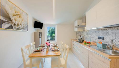 Magnolia Apt - Palazzo Palermo 1817 Sleeps 4 + AC - Happy Rentals - Foto 2