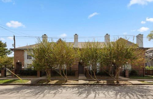 Modern Montrose Townhome Sleeps 10 Walk to Dining & Downtown - Foto 7