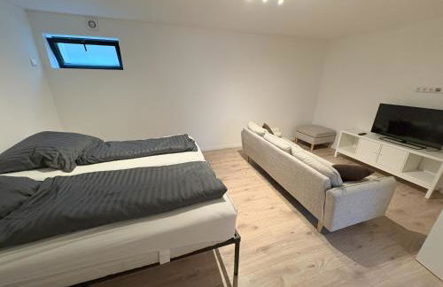 Modernes 2 Zimmer Souterrain Apartment - zentral - nahe Hamburg & Lübeck - Foto 1