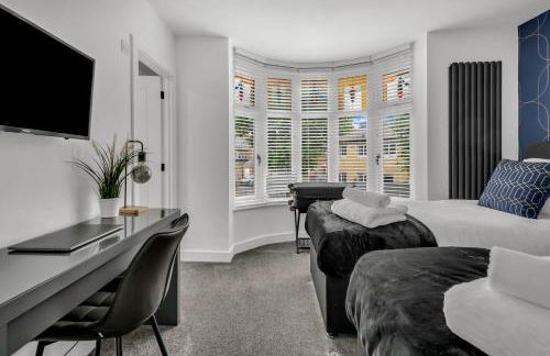 Stanley Park House Peterborough - 3 bed, 3 bathroom, parking, garden - Foto 42