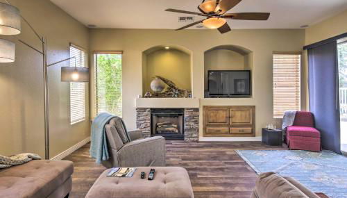 Pool Table, Yard and Grill Luxe Queen Creek Escape - Foto 5