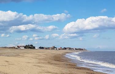 Regatta - A lakeview apartment in Thorpeness - Aldeburgh Coastal Cottages - Photo 21