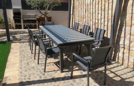 Escape to a spacious retreat with garden - Foto 51