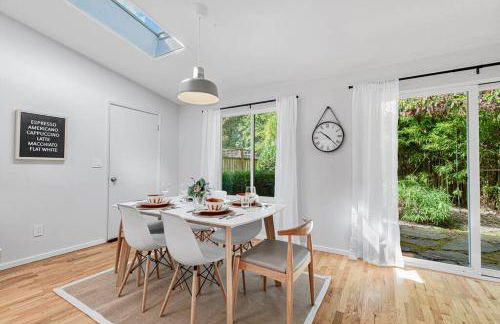 Mid-Century Modern Home - 3-Bedroom Rambler - Foto 32