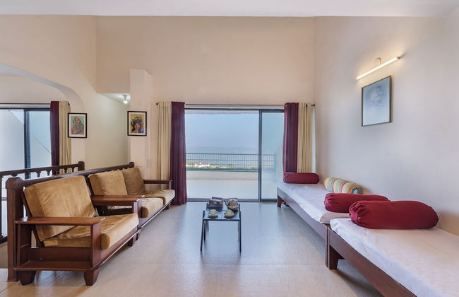 Evergreen Cascade by cosmicstays - Photo 5