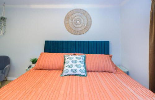Charming and Cozy 1 Bedroom 1 Bathroom Guest Suite in Silverlake - Foto 42