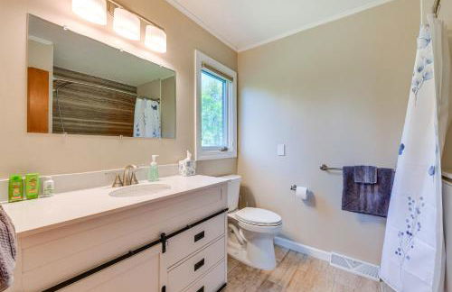 Spacious Mount Pleasant Home with Grill and Yard! - Foto 16