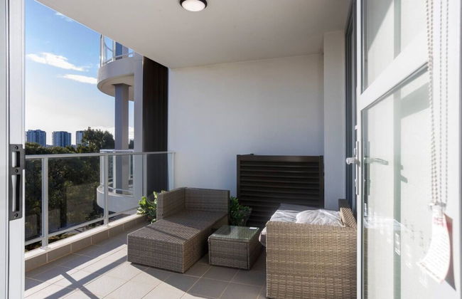 Brilliant 3 Month Corporate Rental With Balcony - Photo 23
