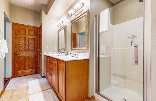 Luxurious Wooded Retreat - Foto 15