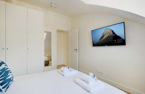 Apt a c 3BR 6P - Saint-Lazare Les Champs Elysée - Foto 7