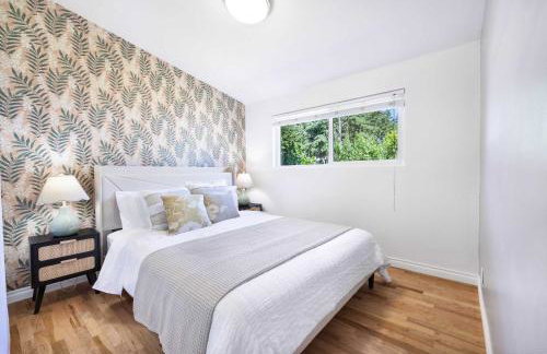 Single-Level 2BR Retreat w Hot Tub & Office - Foto 3