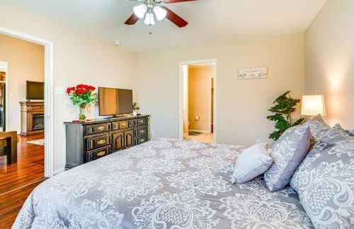 Suburban Home in Magnolia with Fenced Yard - Foto 13