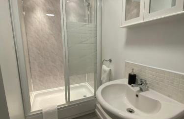 Dovefield House - Modern 3 Bed Home from Home - Alton Towers, Uttoxeter Races - Foto 7