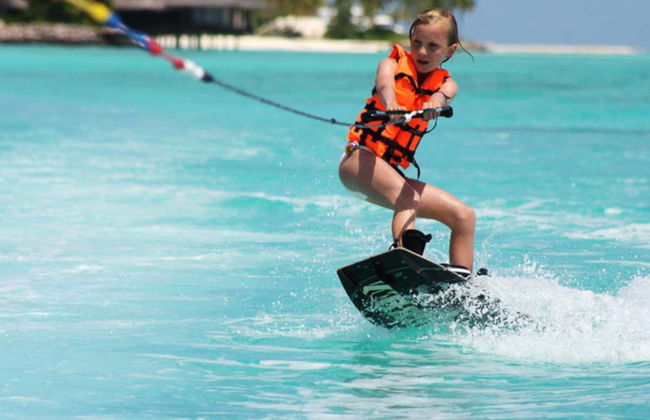 Esquí acuático o wakeboard en Maafushi - Foto 3