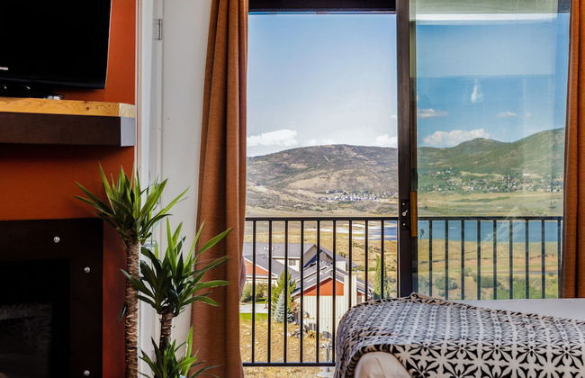 Lake View Ski Chalet - Photo 2