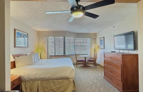 Stellar Location with Hot Tub Pool Steam Room & Gym Acces - Foto 1