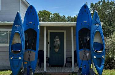 6-min walk to Lake - Home w/Fire-Pit & Pool Table - Foto 32