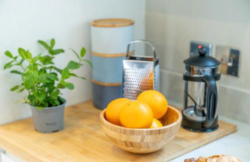 Edgeware Home 4 Bedroom House-Free Parking - Foto 26