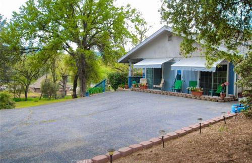 Beautiful Pet-Friendly Spacious Lodge near Yosemite & Lakes 12 Beds 6 BR up to 16 people - Foto 42