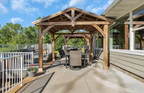 Lake Front Home with Pool and Stunning Views - Foto 7