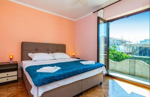 Two Bedroom Apartment with Terrace - Foto 9