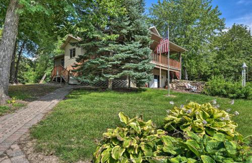 Private Lakefront Cabin with Hot Tub, Deck and Views - Foto 40