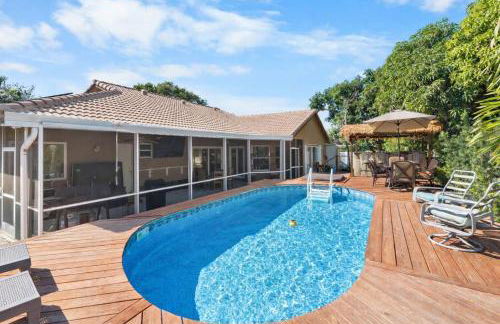 Plantation Pool Home with Hot Tub Sleeps 10 - Foto 1