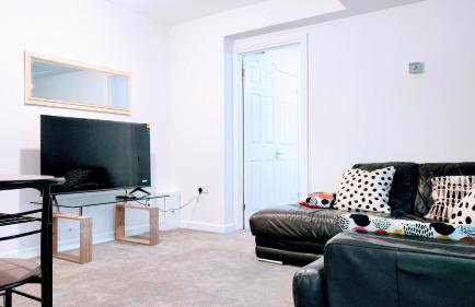 1 Bedroom Annex - Close to Frimley Hospital - Private Entrance - Foto 9