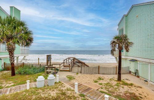 Poolside Fun and Oceanfront Bliss Kure Beach Haven! - Foto 4