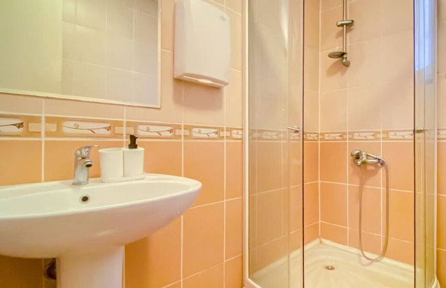 Sleek Flat Within Walking Distance to Pera Museum - Foto 22