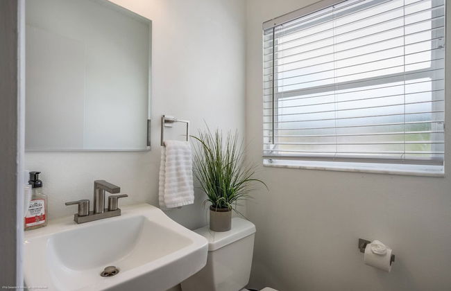 Gorgeous Grove Contemporary Family Home - Foto 12