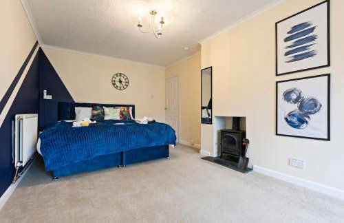 Stylish 4-Bed City Apartment, Sleeps 6, Ample Parking & Free Wi-Fi - Foto 24