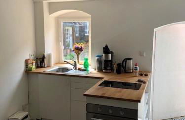 Pretty half-timbered cottage on romantic yard - Foto 3