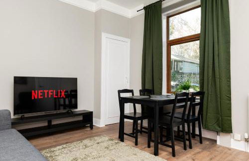 2 Bedroom Flat - Free Parking - by Holiday Homes - Foto 15