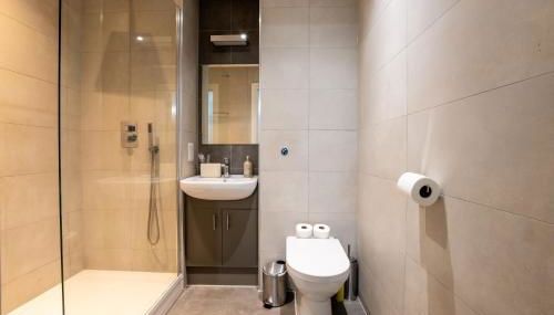 FREE fast Wi-Fi, Netflix & Large Lounge & Balcony! - Foto 4, Shower