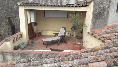 BAIX EMPORDÀ. Increíble casa en pueblo medieval - Foto 3