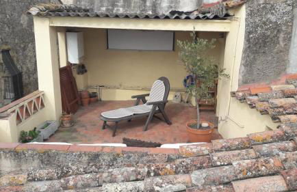 BAIX EMPORDÀ. Increíble casa en pueblo medieval - Foto 3