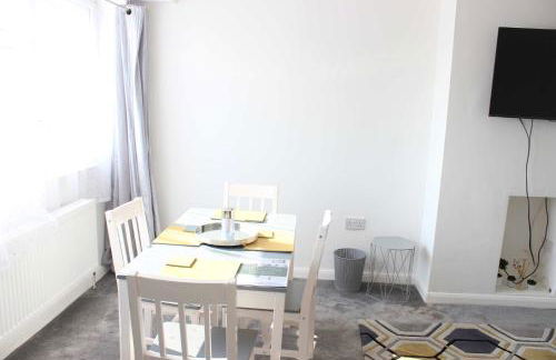 Exquisite and Modern 2 bed Maisonette - Foto 18