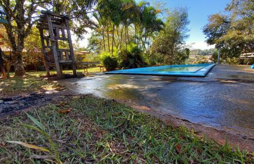 Casa de campo serrana, alegre e com piscina - Foto 12