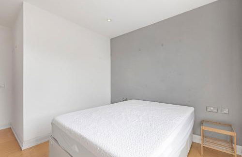 3BD Canalside Flat in De Beauvoir Town - Foto 14