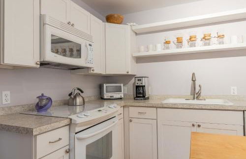 Chic Farmhouse Woodstock Saugerties Skiing HITS - Photo 36