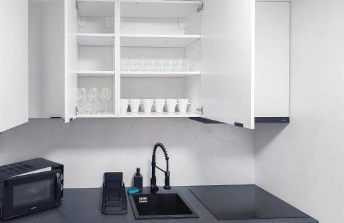 ALFA Stuttgart Doppelzimmer mit Teeküche und Terrasse Porsche Bosch l Gemeinschaftsbad WIFI SmartTV l Double room with kitchenette and terrace l shared bathroom BS21A5 - Foto 13