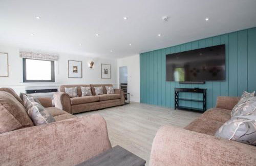 Magnolia House with Hot Tub Park Facilities - Photo 11