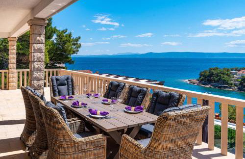 Villa Kadena - Luxury Seaside Villa with Private Heated Pool - Photo 3